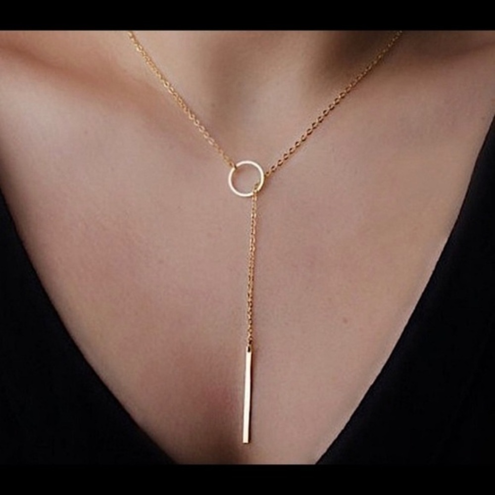 Gold circle and Bar Necklace
Brand New